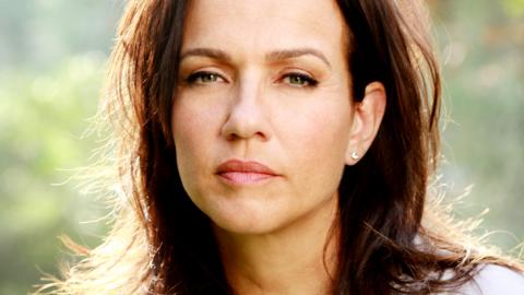 אחת על אחת עם צופית גרנט - כתבות מגזין  בשוהם