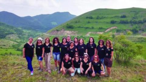 ארמניה מסע נשים 4X4 אבן שוהם - כתבות מגזין  בשוהם