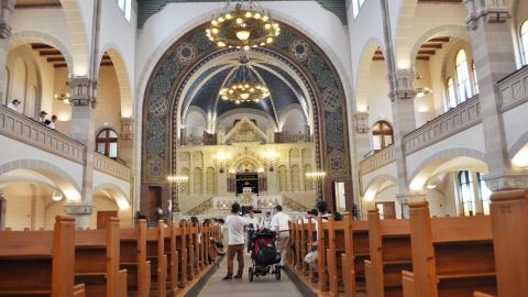 קדִיש על מדרכות בירת הרשע - כתבות מגזין  בשוהם