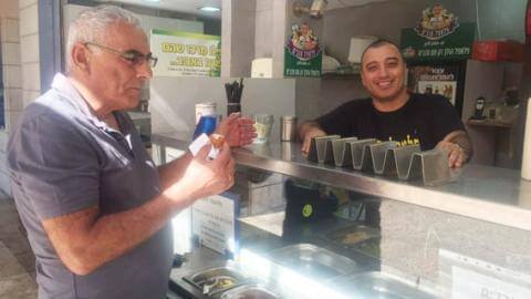   בזמן שתושבי שוהם טסים ליער השחור, לרומניה, לקרואטיה, לכריתים ולאיפה לא, יש מי ששומר על הגחלת ועל ה - אומרים ש... בשוהם