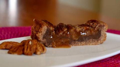 פאי אגוזי פקאן ומייפל ללא גלוטן וסוכר מעובד - מתכונים ובישול  בשוהם