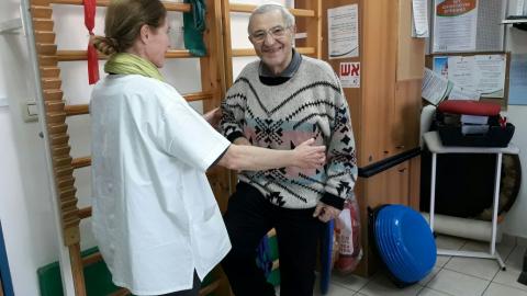 איך להמנע מנפילות? טיפים לגיל השלישי - בריאות וספורט  בשוהם