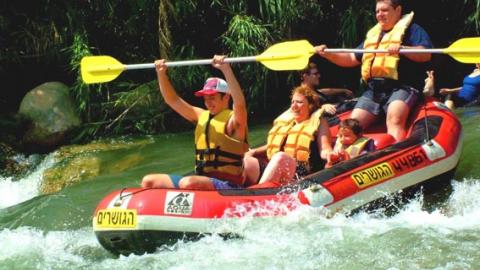 זמן הדובדבן ב’קייקי מעין-הגושרים’ - טיולים ובילויים לכל המשפחה בשוהם