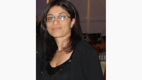 פזית ברונשטיין חוגים וסדנאות לעיצוב אופנה ותפירה - חינוך  בשוהם