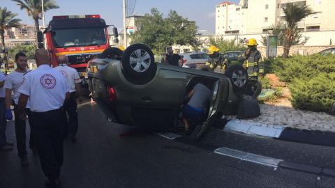 התהפכות רכב בככר חסידה בשוהם - חדשות בשוהם