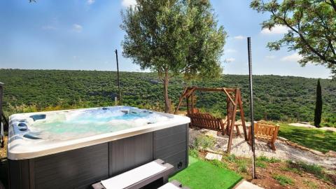 רומנטיקה ישראלית עם צימרים לזוגות בלבד - טיולים ובילויים לכל המשפחה בשוהם