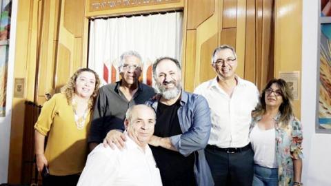 גולן אזולאי ריגש בשיר לזכרו של מקס סלע ז"ל - חינוך  בשוהם