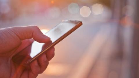 החיים שלנו בסלולר - טורים אישיים בשוהם