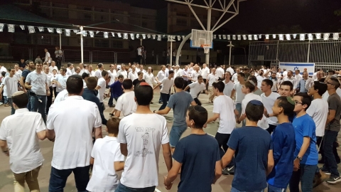 אירועי יום העצמאות נפתחו בתפילת עצמאות חגיגית בהובלת הרב סתיו - חדשות בשוהם