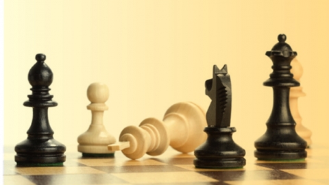 “משחקים באש” - טורים אישיים בשוהם