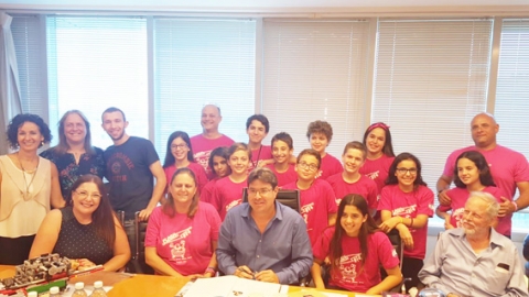 נבחרת הרובוטיקה מביה”ס רבין נפגשה עם שר המדע מר אופיר אקוניס - חינוך  בשוהם