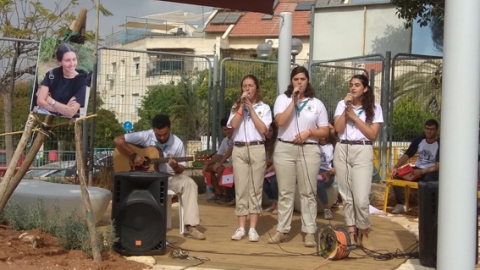 פרוייקט מנהיגות והפינה לזכרה של שני שמיר - כתבות מגזין  בשוהם