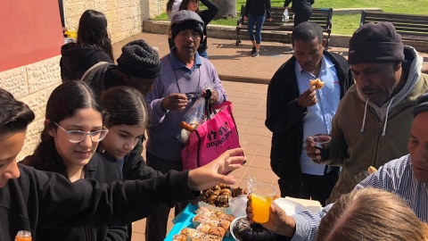 למנקים באהבה - חינוך  בשוהם