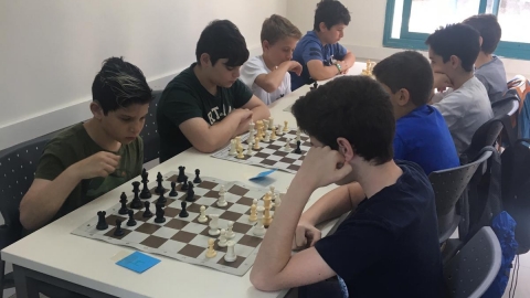 תלמידי הדמוקרטי "שחף" – אלופי שוהם בשחמט בקטגוריה לכיתות ד'-ו' - חינוך  בשוהם