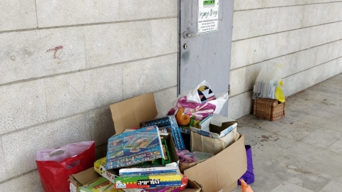 מחסן הבגדים של "יד משהם" בסכנת סגירה, אנא, עזרו לנו לשמור עליו! - חדשות בשוהם