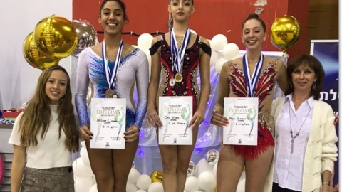 הישג יוצא דופן למתעמלות נבחרת מכבי שוהם - חינוך  בשוהם