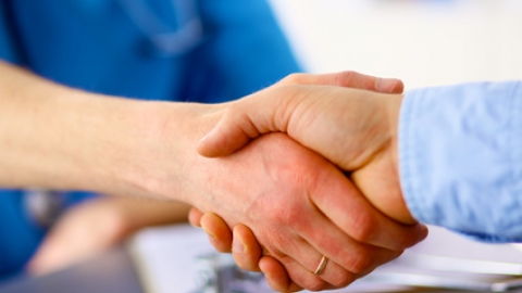 איך מעלימים סנטר כפול? - צרכנות  בשוהם