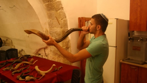 סיורי סליחות בסמטאות הקסומות של צפת וסדנאות להכנת שופר - תרבות הפנאי  בשוהם