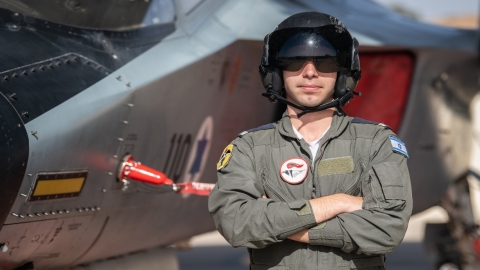 הכירו את סגן א׳ משוהם - מסיים קורס טיס כטייס קרב - חדשות בשוהם